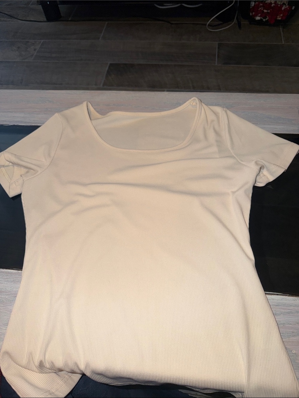 Women's Scoop Neck Short Sleeve Top in Cream